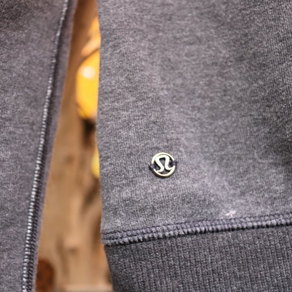 Charcoal Lululemon full zip sweatshirt with ruched neck size 2 - Picture 3 of 9
